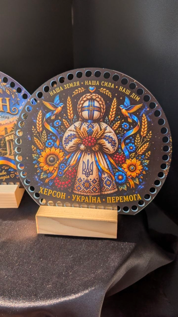 Шкіряний ремінець для сумки, чорний із золотою фурнітурою